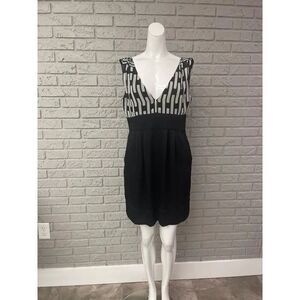 BCBGeneration Women Black & White V-Neck Sleeveless Cut-Out Dress Size 10